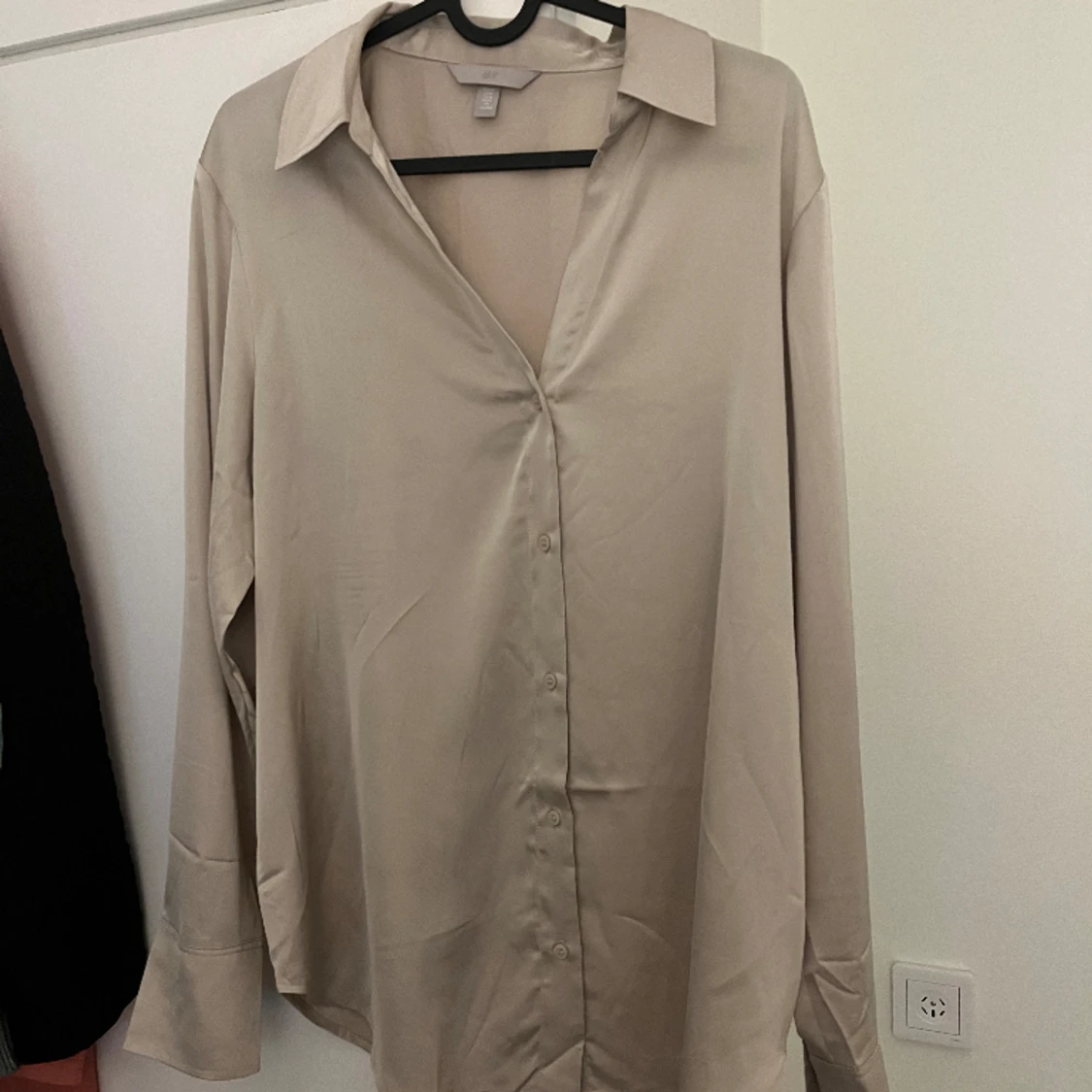 Beige silkes skjorta  - 90