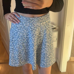 kjol - blommig kjol från lager 157, jätte söt till våren och sommaren 