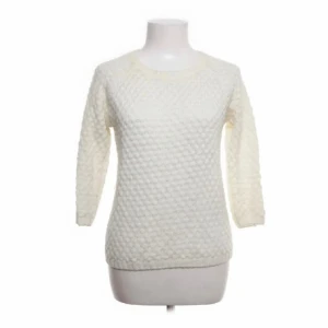 Trekvartsärmad tröja  - Stickad, krämvit, sticks inte 