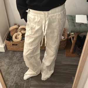 Alobha linnebyxor  - Jättefina linnebyxor från alobha! Hade velat behålla men var förstora💘