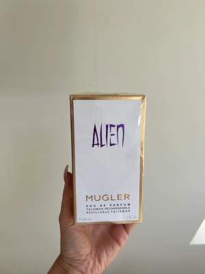 Ny Alien Eau de Parfum, av MUGLER. Fick i present men har redan en oöppnad   Nypris 940 kr.