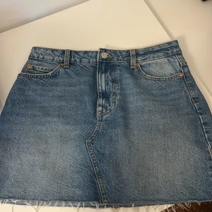 Jeanskjol - Jeanskjol från zara i storlek s