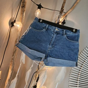 Jeansshorts  - Fina jeansshorts. Bra kvalitet. 