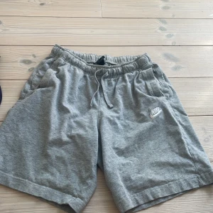 Nike mjukisshorts - Knappt använda, inga flaws. 