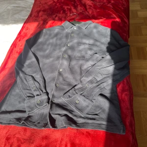 Corneliani overshirt - Jätte fin corneliani overshirt Skick 9/10, inga defekter Storlek m Nypris ca 350 euro Mitt pris 1499kr