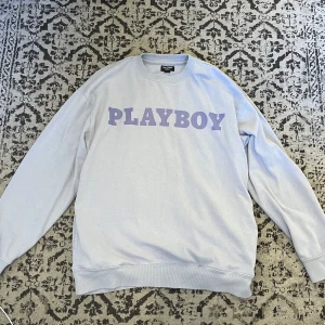 jätte snygg playboy tröja  - jätte fin playboy tröja köpt utomlands i bra skick 💕