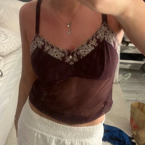 Topp - Köpt av Elise vintage på instagram! As najs färg! 💋