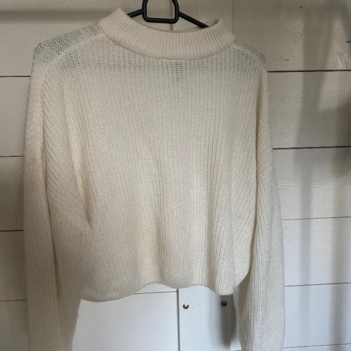 Vit stickad tröja