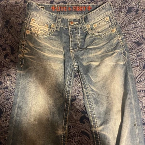 Olimp byxor  - Fett snygga olimp byxor, Tycärr så är dem  slitna nere vid fötterna men bara på baksidan, går förmodligen att sy eller nått, fråga gärna om mer bilder om det är nått 