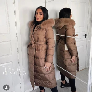 Jacka - Super fin jacka från femenina of Sweden, inga fel på jackan alls! Storlek L men funkar till alla mellan S-L. Nyskick! ( köparen står för frakten)