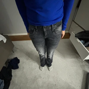 Ltb jeans valerie - Säljer dessa jättesnygga ltb jeans, dem är i bra skick och knappt använda! Säljer pågrund av att dem inte kommer till användning! Skriv för fler frågor😊❤️ Meddela innan ni trycker på köp nu