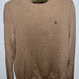 Morris tröja  - Säljer nu denna sjukt feta Morris tröjan som är i 100% merinoull, skicket är 9/10 endast använd 1-2 gånger. För fler bilder eller frågor är de bara att höra av sig//Liam