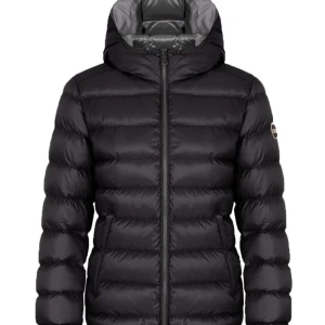 Colmar jacka - kollar intresset på min colmar jacka 💕 bra skick! Kan tänka mig att byta mot något 💞💞 nypris 5000kr