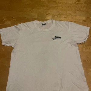 Stussy tröja - En mycket fin stussy tröja med målar tryck, kan diskutera pris lite