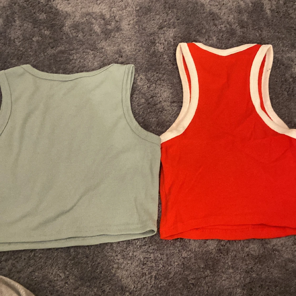 Två liknade linnen - 90