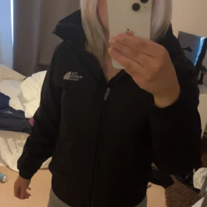 The north face jacka  - Säljer denna the north face jacka då den inte passade mig på stil, inte använd något 