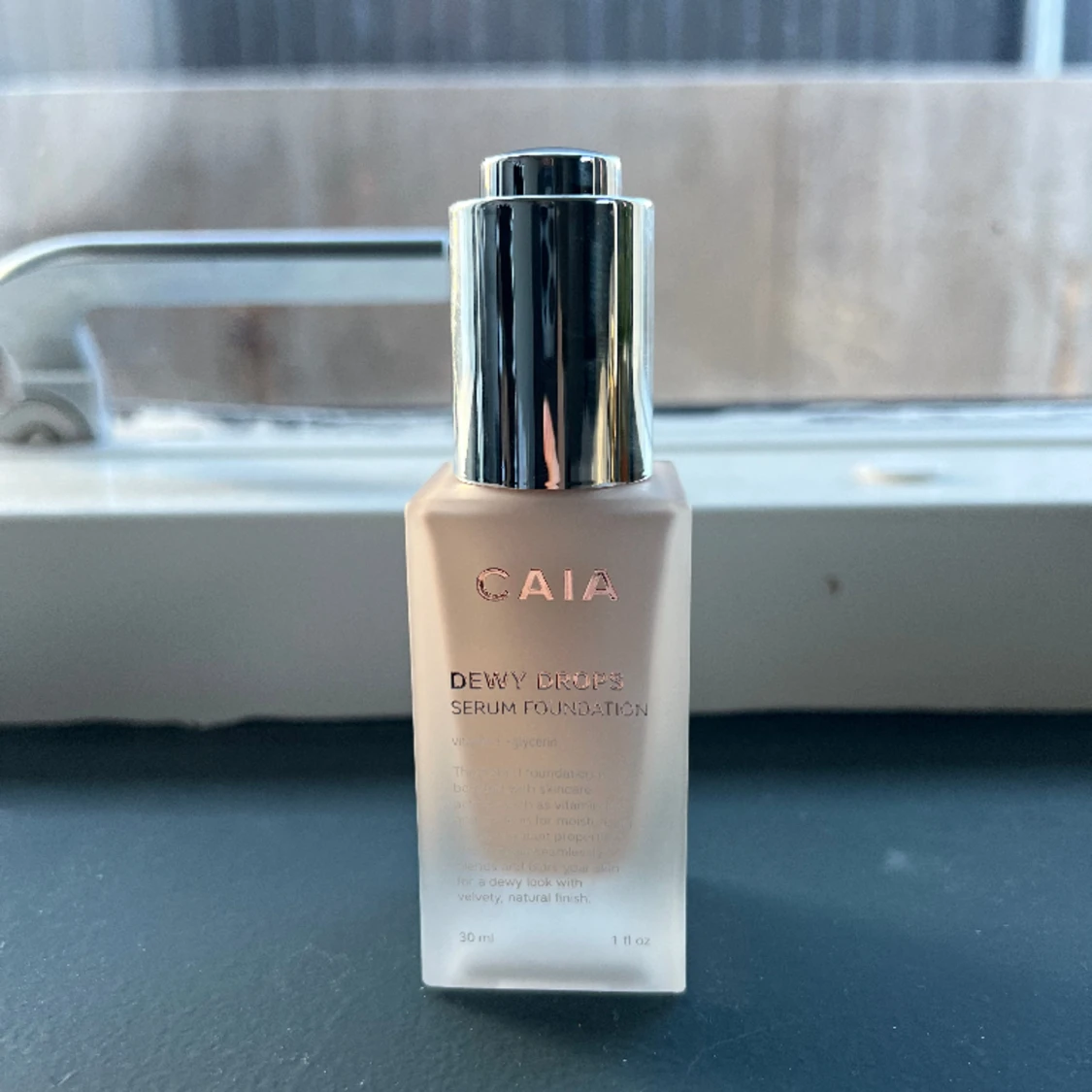 Dewy drops serum foundation