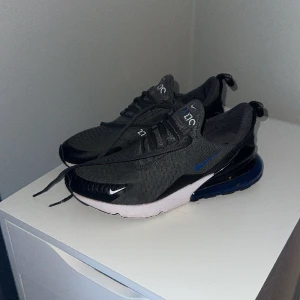 Nike 270  - Storlek 42 Blå/grå färgade
