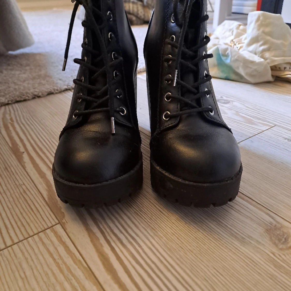 Högklackade boots - 90