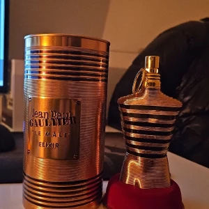 Jean Paul Gaultier Le Male Elixir Parfym - Säljer min Jpg le male elixir så jag har tröttnat på doften, ca 120 ml kvar. Original paket finns men kvitto är borta. Accepterar trades.