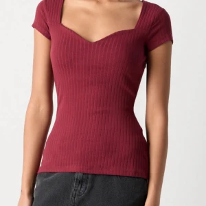 T-shirt Anna field - Säljer då den aldrig kommer till användning💞