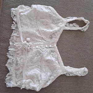 Top - This is a very new nice top.  Never used.  It is size L. 