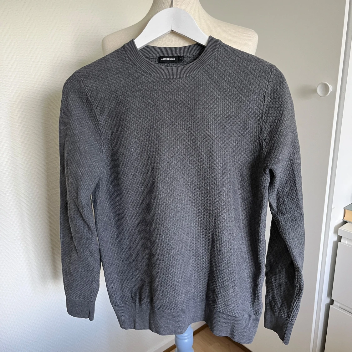 Grå J Lindeberg tröja 