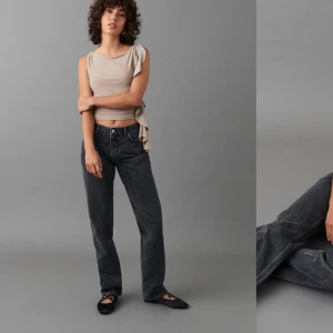 Gina Tricot low waist jeans  - Svarta low straight jeans från Gina Tricot, som är low waist och straight, i nyskick. Säljer likadana i grått. 