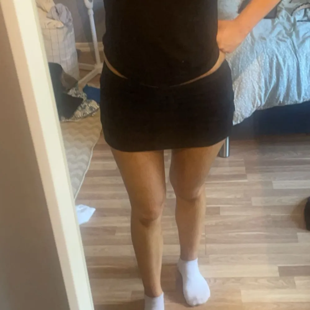 Mini kjol från Pull&Bear i strl M. Den är inte använd speciellt mycket ☺️. Kjolar.