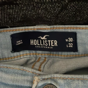 Jeans från hollister  - Hollister jeans väldigt bra skick priset kan diskuteras vid snabb affär 