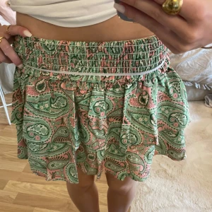 Topp/kjol - Bra skick endast använd en gång