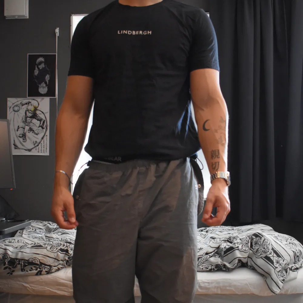 Knappt använd, Storlek L. Jag är 185cm 90kg för referens. T-shirts.