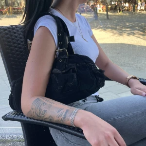 Väska  - manchester väska. Använd fåtal gånger.