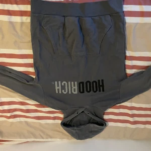 hoodrich - säljer min hoodrich kofta som jag ej använder Storlek M pris kan diskuteras vid snabb affär 