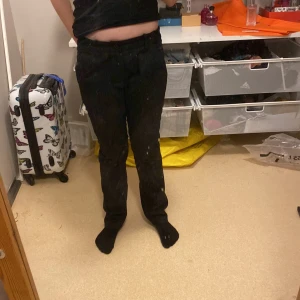 Kostymbyxor  - Ett par kostymbyxor som sitter för tight på mina lår enligt mig💗använda fåtal gånger