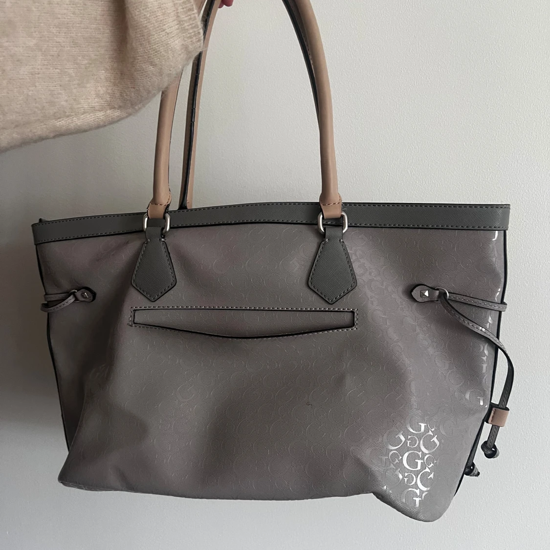 Guess handväska - 91