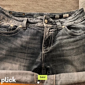 Miss me shorts - Köpt på plick, säljer dom då dom inte passar mig. Bilderna är från förra säljaren, strl 30