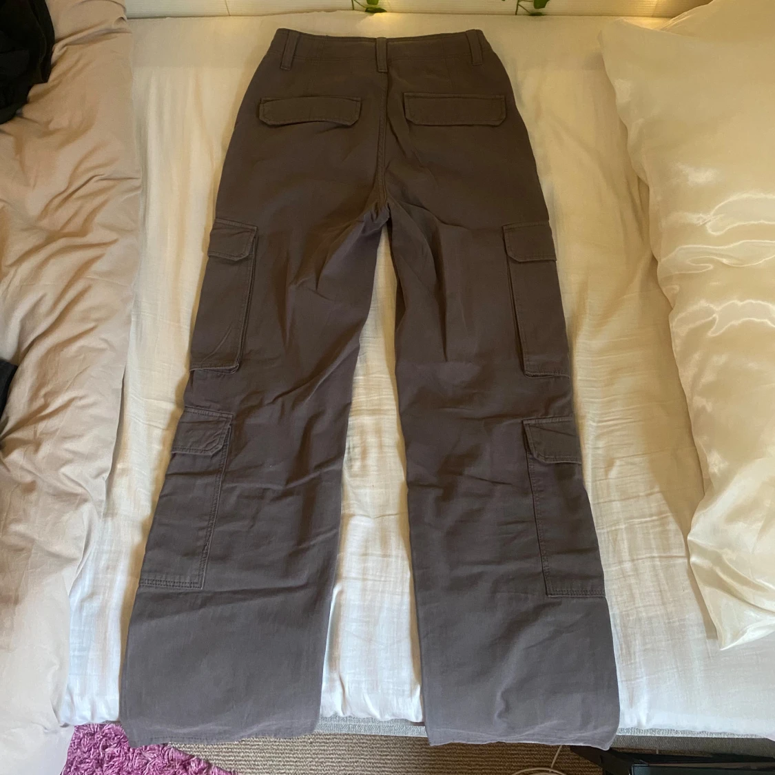 Gråa cargobyxor  - 93