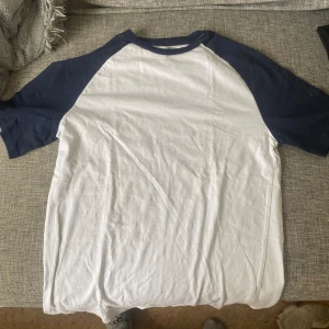 T-shirt - Basic stil