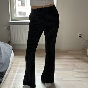 Randiga kostymboxor - Säljer pga flytt, skickas omgående 💕