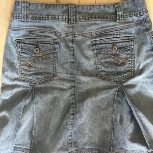 Lågmidjad kjol y2k - Knappt använt