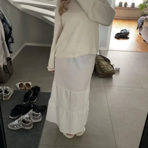 Kjol från hm - Jättegullig långkjol perfekt till sommaren💞