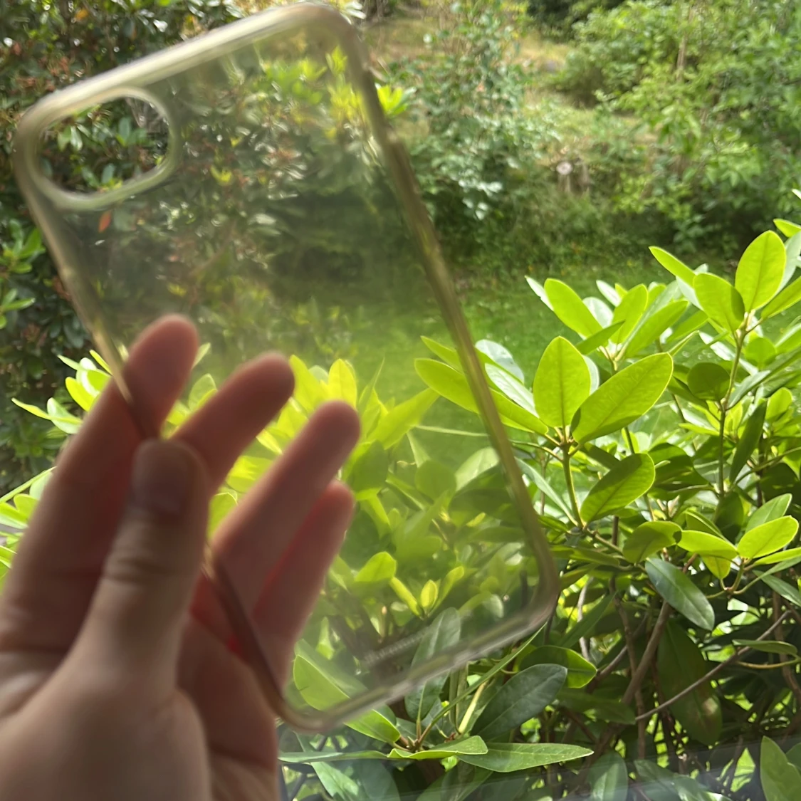 Ett genomskinligt mobilskal från dbramante1928