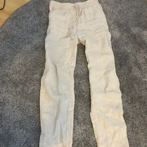 Linnebyxor  - Supersnygga linnebyxor från hm som köptes förra året. Perfekt nu i sommar❤️❤️