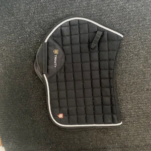 SHCABRAK  - Säljer på grund av att jag har växts ut ponnyn jag använde de på   St,cob  Bra skick 