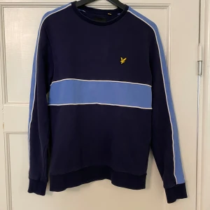 Lyle&Scott hoodie - Hoodien/Sweatshirten har storleken S, passar som passformen och är i mycket bra skick. 