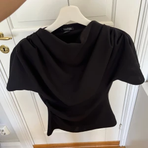 Topp  - Superfin topp från boohoo, som endast testad💕👌🏼