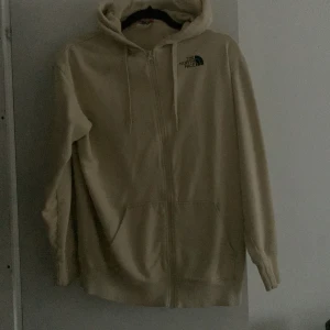 North face tröja med luva  - Använd fåtal gånger 