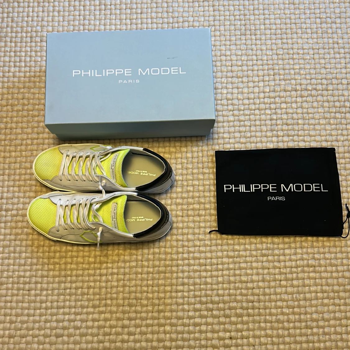 Philippe model  - 90