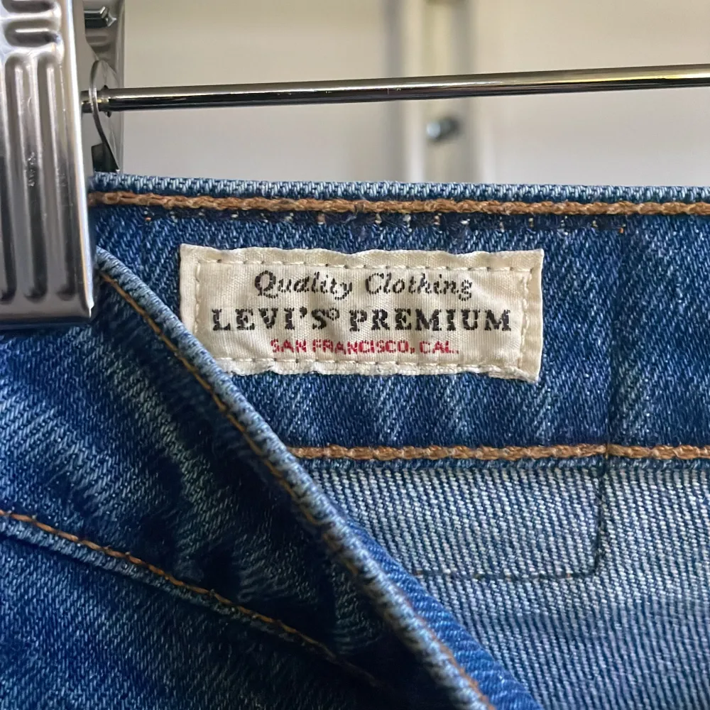 Superfina levis jeans💕 Storlek W26 L29 Säljer pga förstora i midjan . Jeans & Byxor.